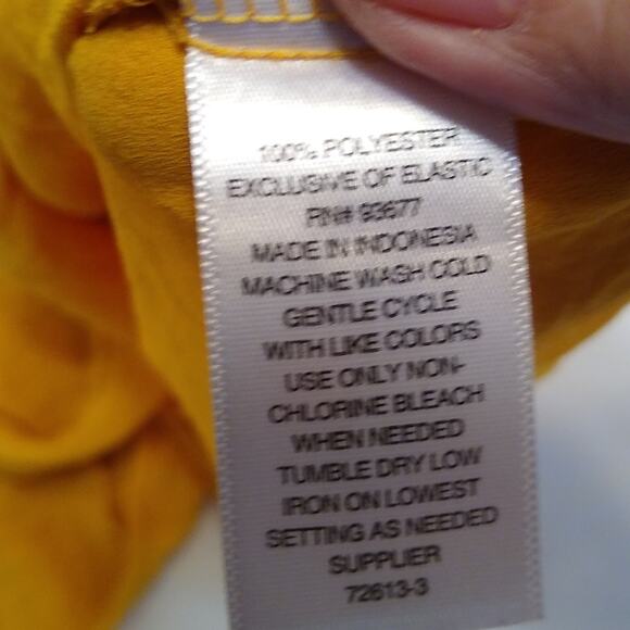 A.N.A top women's size Medium Mustard blouse. Career - Picture 8 of 8